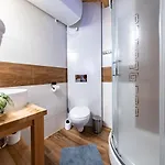 בקתה Gawra Z Jacuzzi *