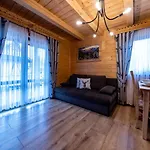 Gawra Z Jacuzzi בקתה
