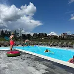 Gawra Z Jacuzzi * זקופאנה
