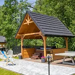 Gawra Z Jacuzzi זקופאנה