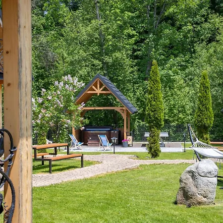 Gawra Z Jacuzzi Chalet *