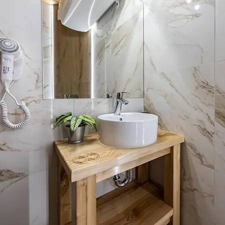 Gawra Z Jacuzzi